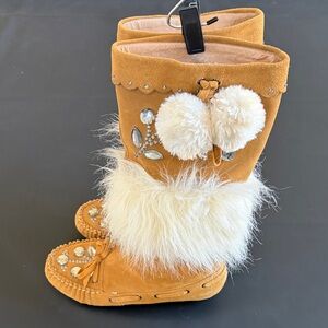 Beverly Johnson Tan Boots with White Fur